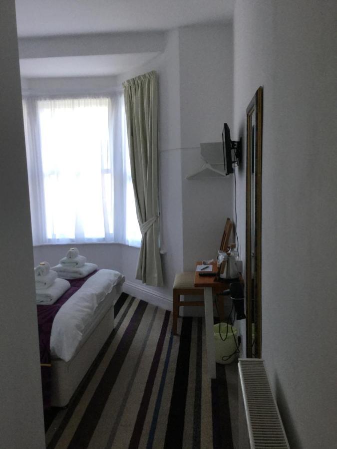 Fernville Guest House Weston-super-Mare Dış mekan fotoğraf