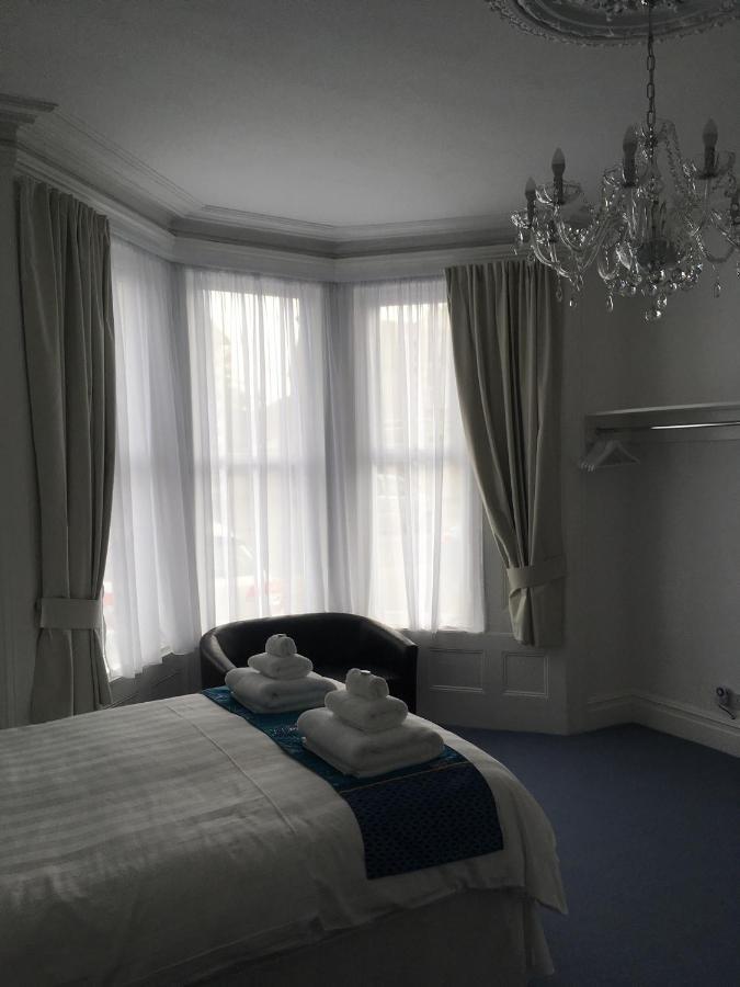 Fernville Guest House Weston-super-Mare Dış mekan fotoğraf